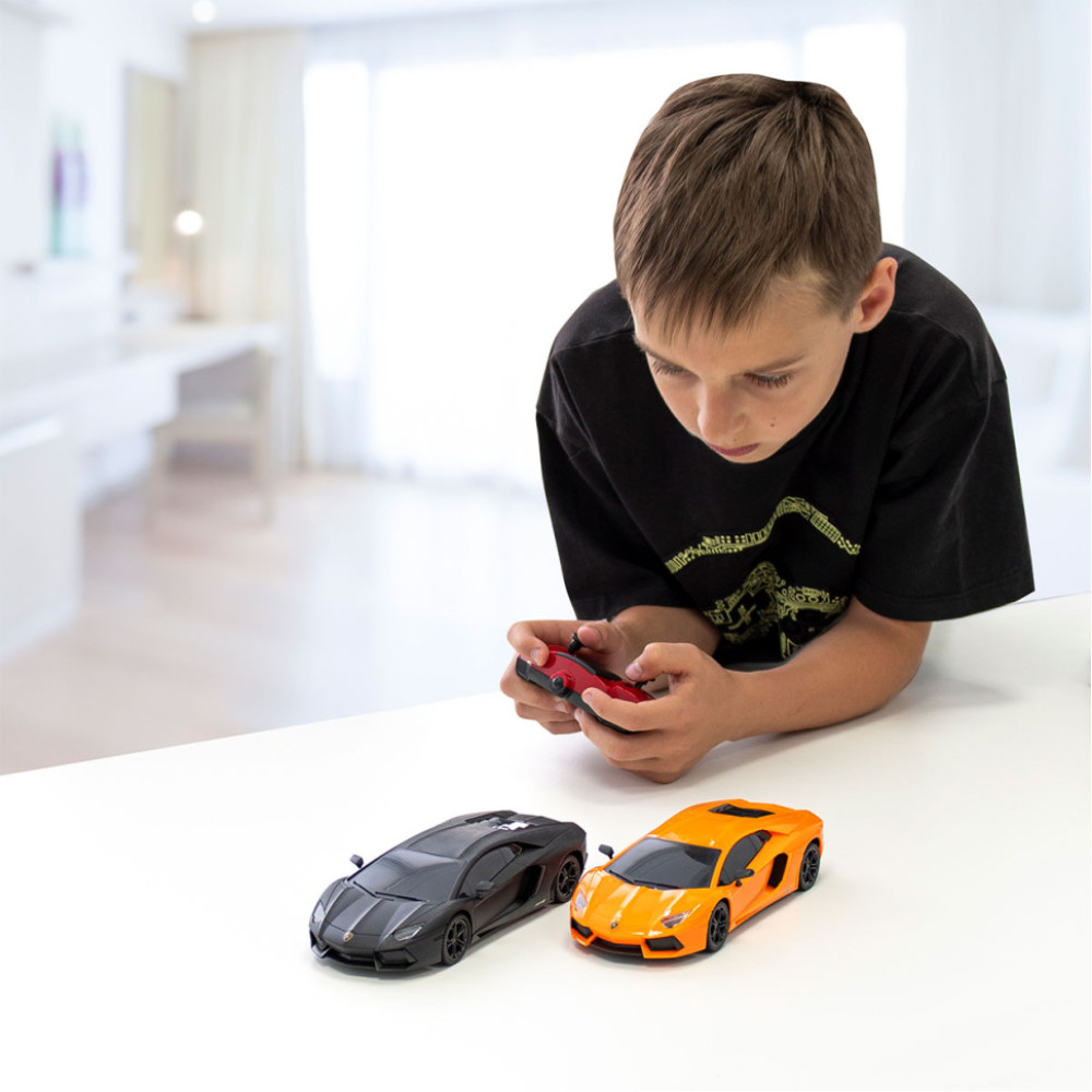 Автомобиль на радиоуправлении LAMBORGHINI AVENTADOR LP 700-4 KS DRIVE 124GLBO светятся фары