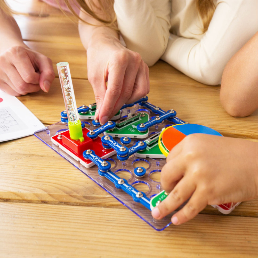 Електронний конструктор Знавець "Світло та колір" ZNATOK 70799, 24 схеми